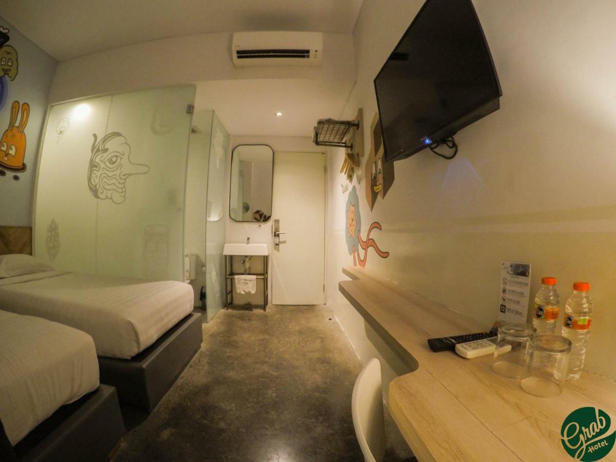 Grab Hotel Gresik Extérieur photo